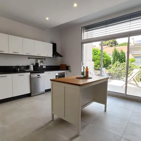 Appartement Colorchic 3 Etoiles - 120M2 Plein Centre - Parking Prive Terrasse Clim à Mèze Extérieur photo