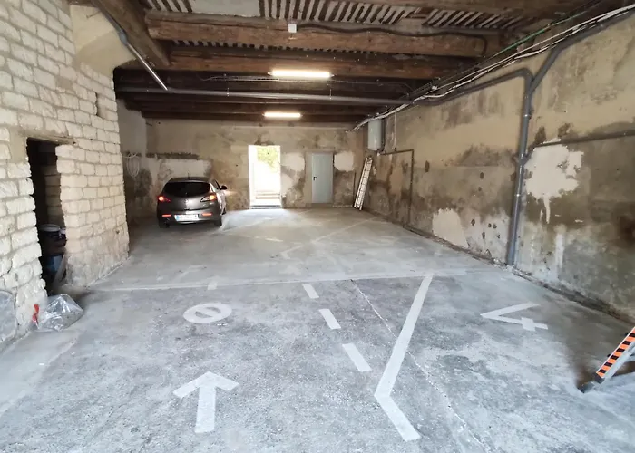 Colorchic 3 Etoiles - 120M2 Plein Centre - Parking Prive Terrasse Clim